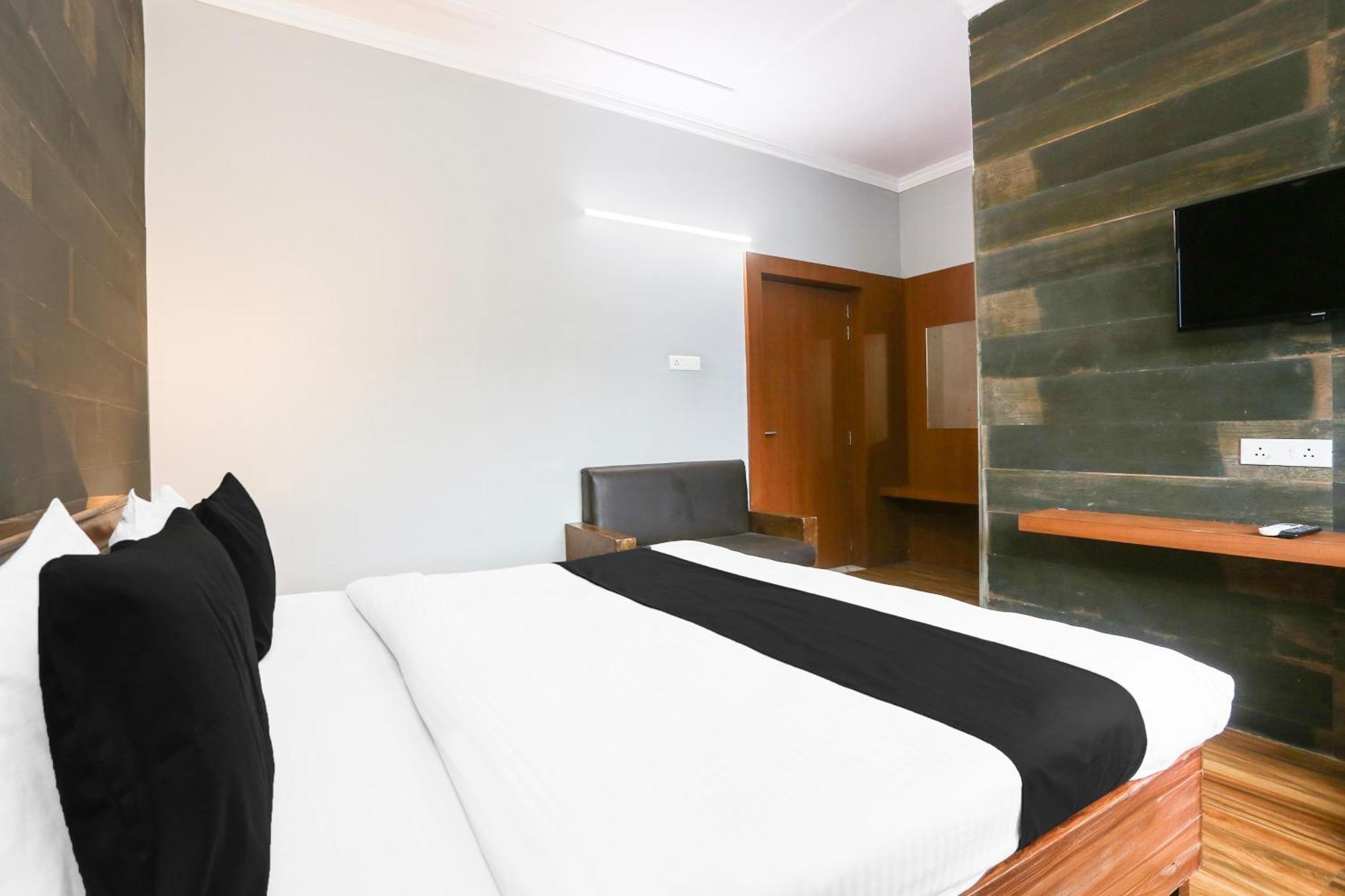 Hotel Super Collection O Bhiwadi Zewnętrze zdjęcie